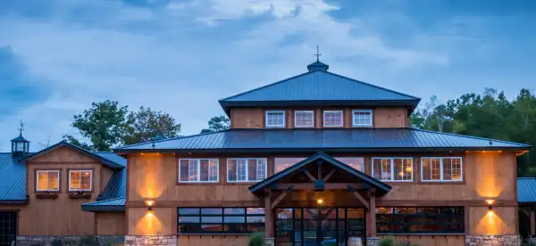 Hotels in Cayuga County