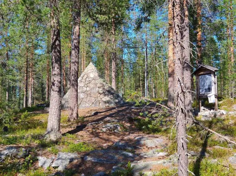 Hotels in Pello