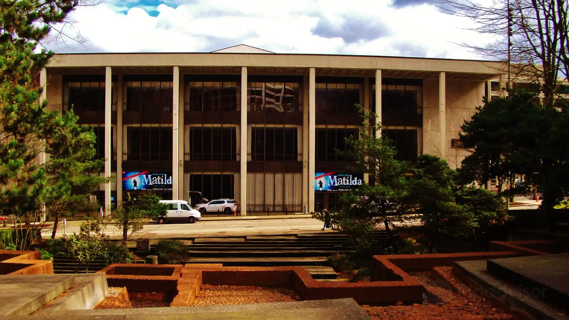 Hotels near Keller Auditorium