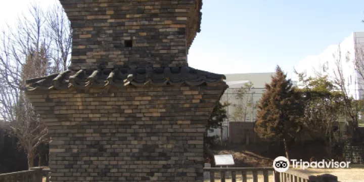 安東雲興洞幢竿支柱和五層殿塔