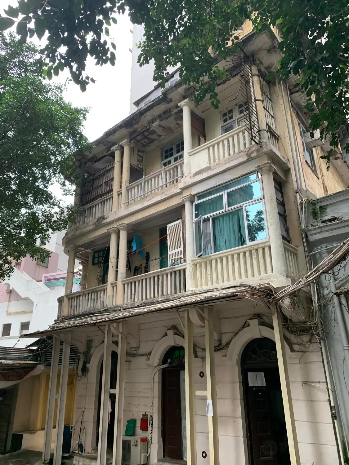 Hotels near Jamia Mosque