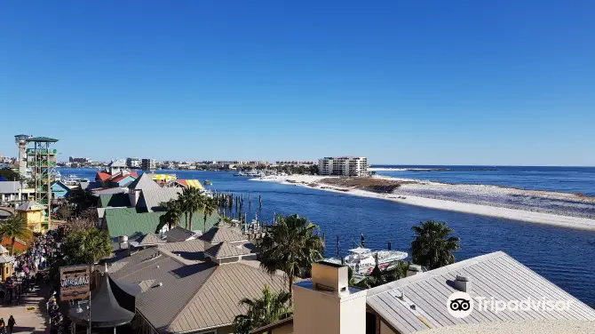 1_HarborWalk Village