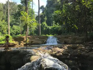 Kroeng Krawia Waterfall