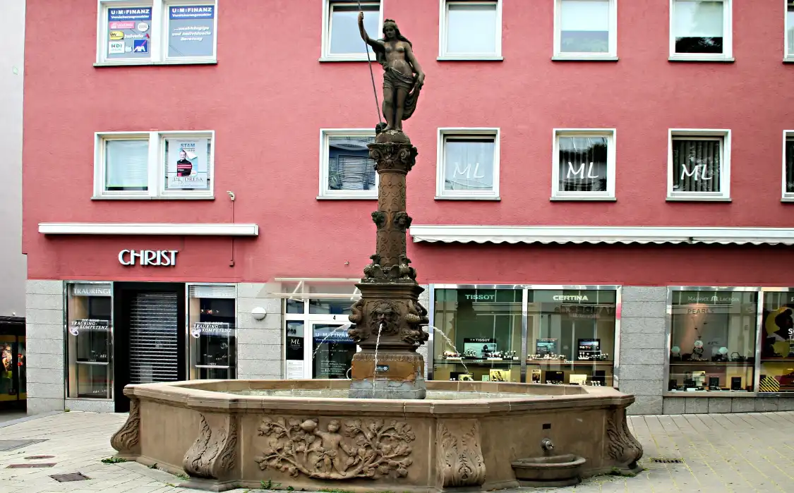 Hotels near Fleinertorbrunnen