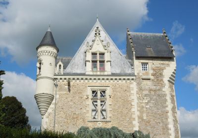 Musée-château de Villevêque