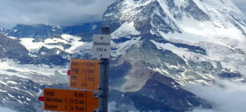 โรงแรมในTasch