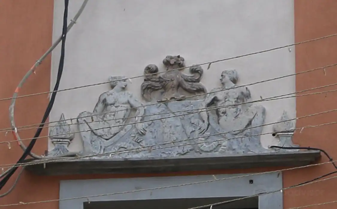 Hotels near Bas relief de la maison Castagnola