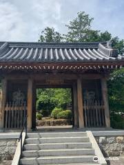 真言宗 御室派 霊禪山 東塔院 久米寺 (仁和寺別院)