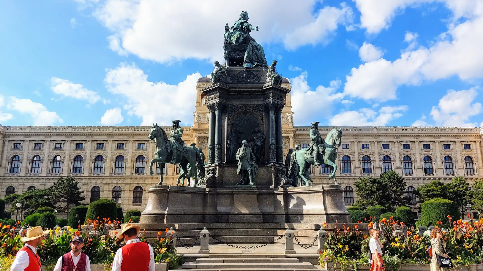Hotels near Maria-Theresien-Platz