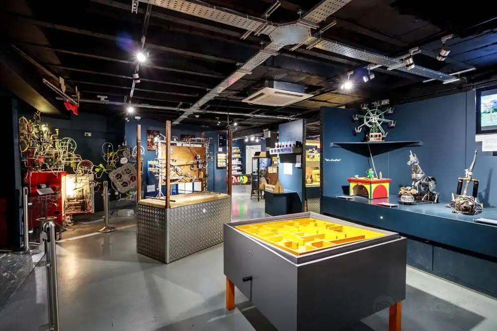 Hotels near The MAD Museum