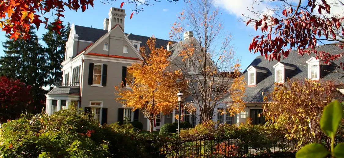 Hotel dekat Woodrow Wilson Presidential Library and Museum
