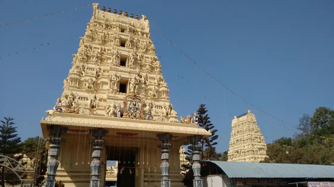Hotels near Dwaraka Tirumala Temple