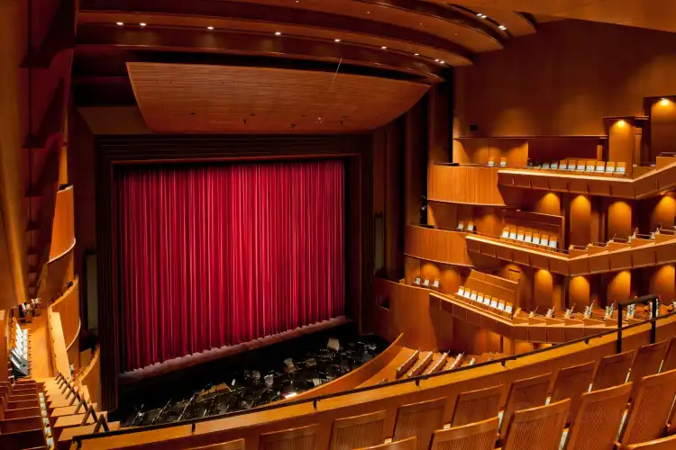 Các khách sạn gần New National Theatre