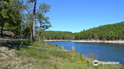 Broken Bow Lake