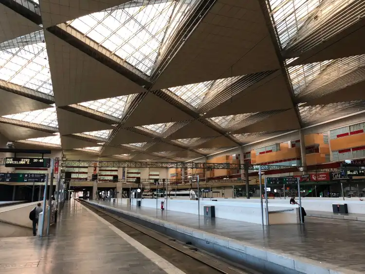 Hotels in der Nähe von AVE Station