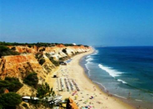 Praia do Barranco das Belharucas