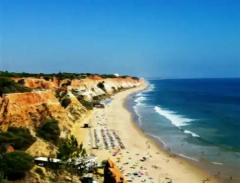 Hotels near Praia do Barranco das Belharucas
