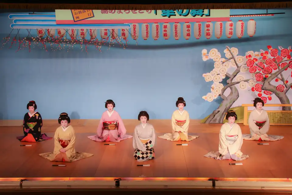 1_Atami Geigi Kenban Kabu Renjo