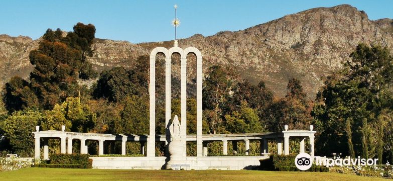 Huguenot Memorial Monument