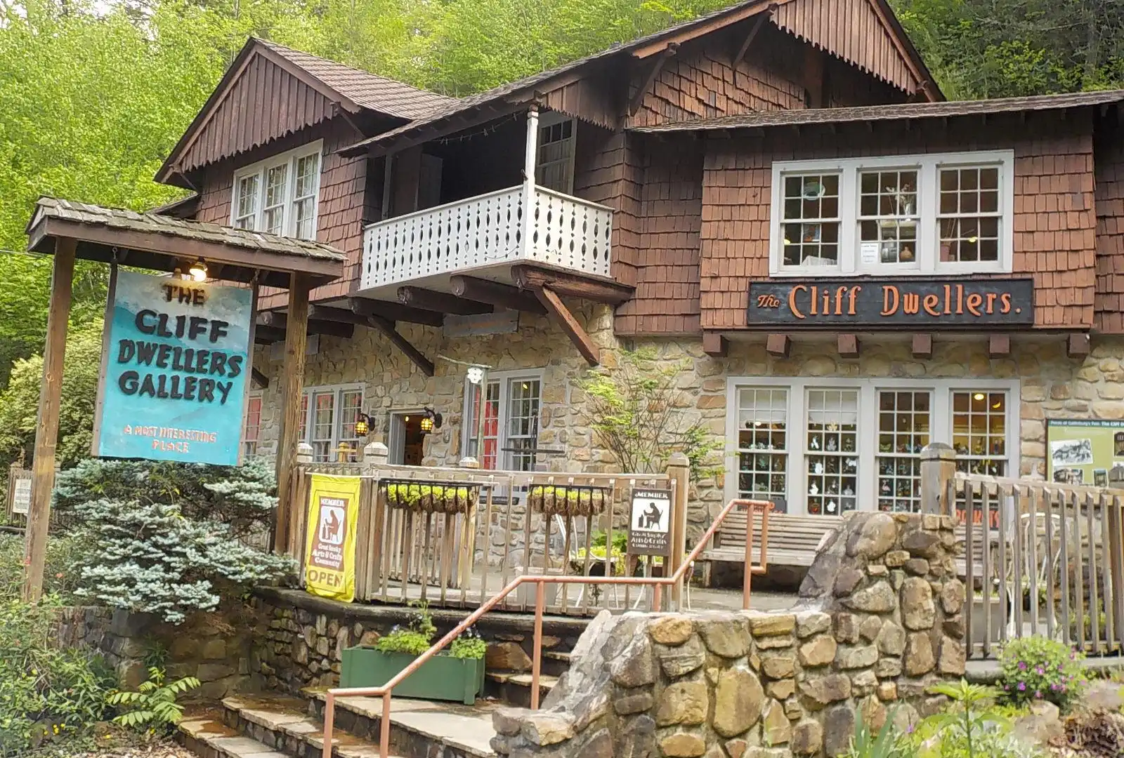 Hotels near Great Smoky Arts & Crafts Community
