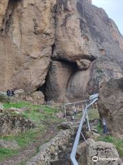 T'rchuneri (Bird) Cave