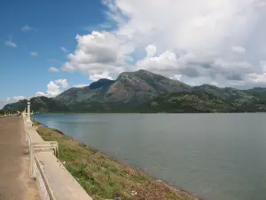 Aliyar Dam Reservoir Park