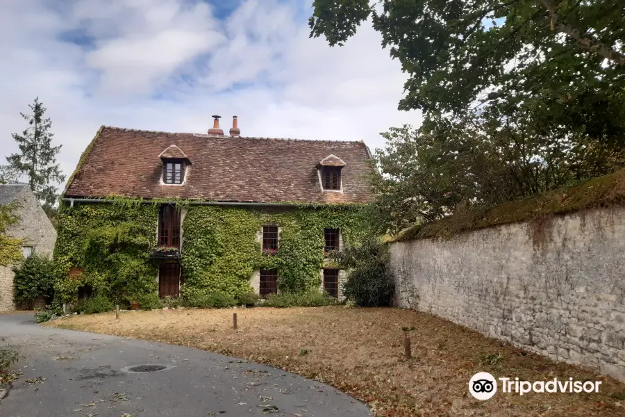 Chateau d'Yevre-le-Chatel