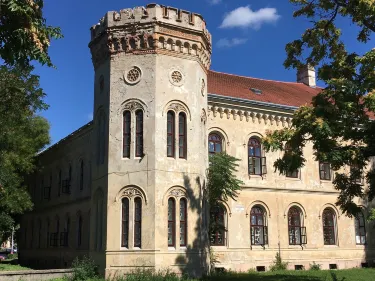 Комарно