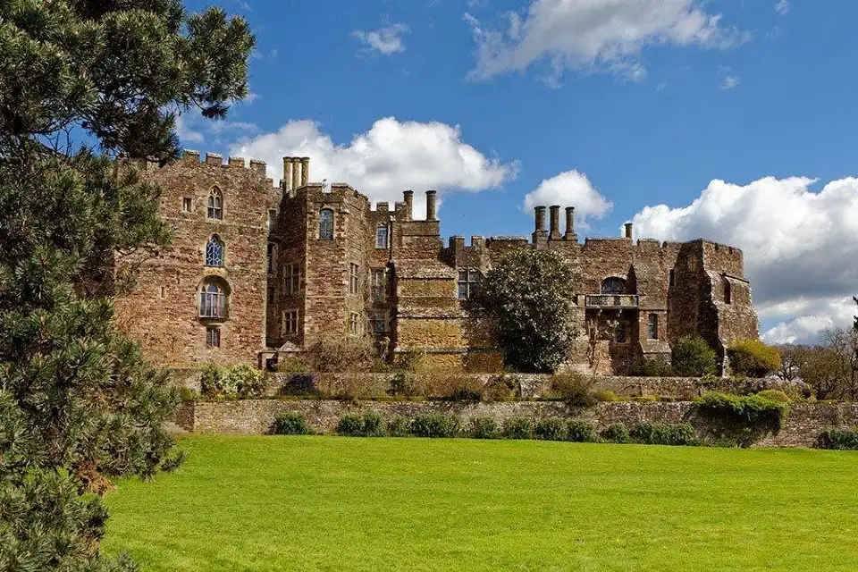 3_Berkeley Castle
