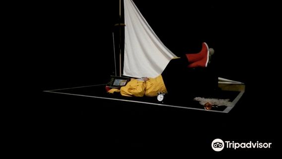 Théâtre À Moustaches