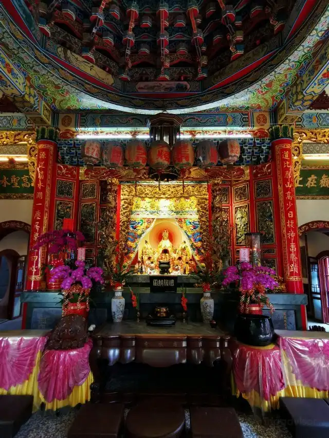 Отели рядом с достопримечательностью «Liuhejing Qingshui Temple»