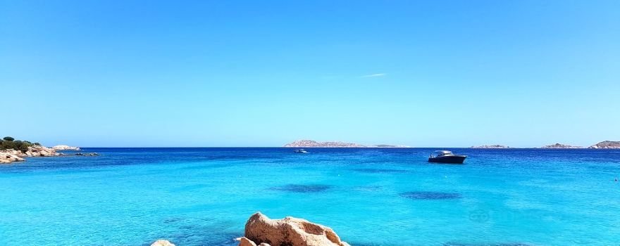 Capriccioli beach (East)