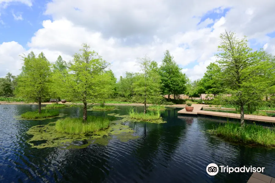 Shangri La Botanical Gardens and Nature Center