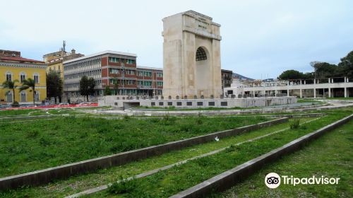 Monumento ai Caduti in guerra - Arco di Trionfo