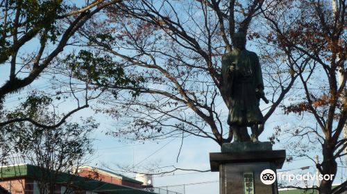 Statue of Lord Tanaka Yoshimasa