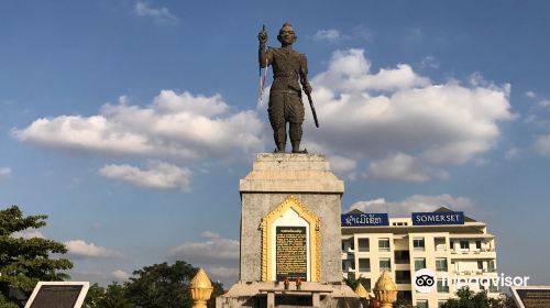 Fa Ngum Statue