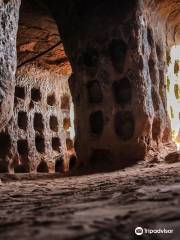 Cueva de los Cien Pilares