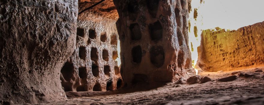 Cueva de los Cien Pilares