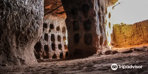 Cueva de los Cien Pilares