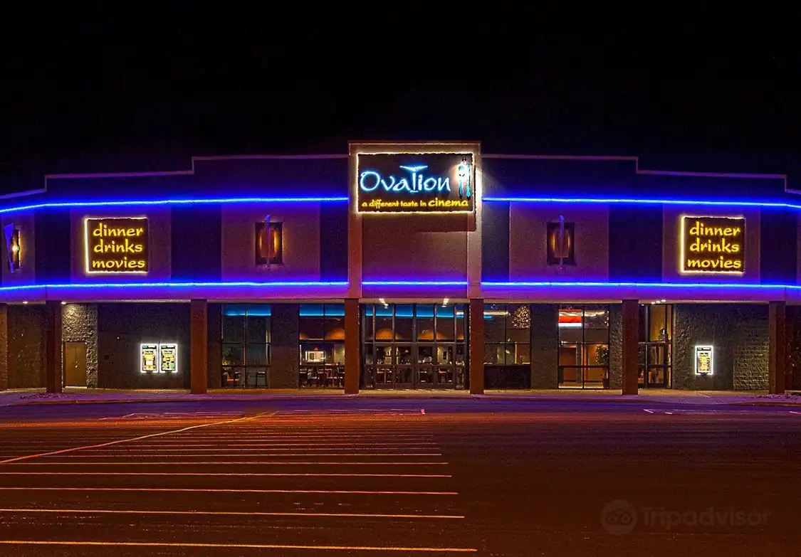 Các khách sạn gần Ovation Carmike Theater