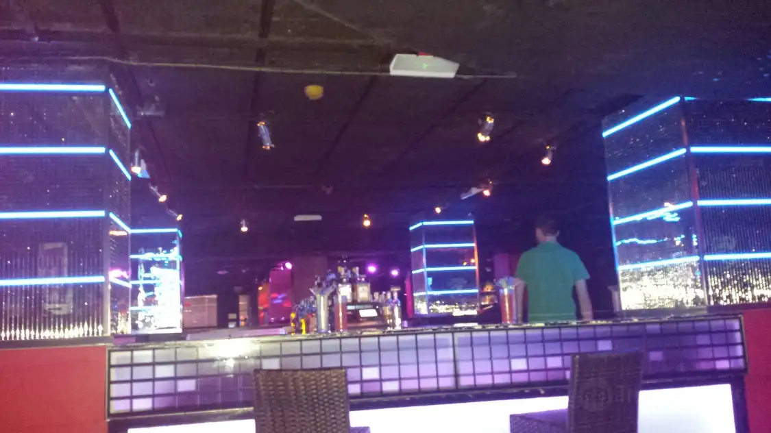 Hotels near Discoteca Tropicana