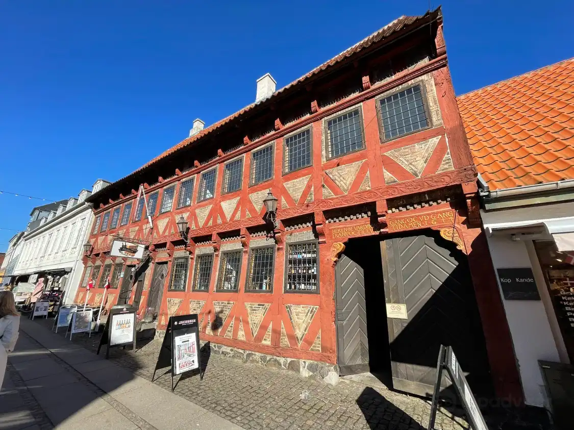 Hotels near the old house