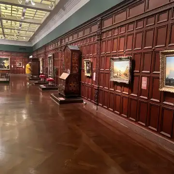 Hotels near Cincinnati Art Museum