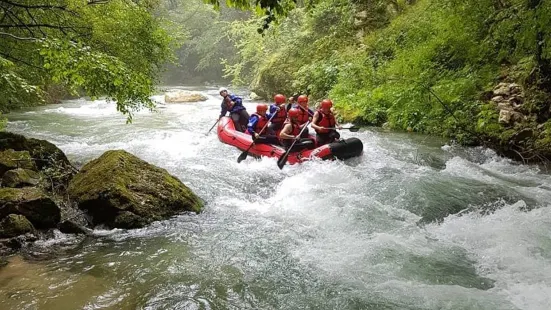 Rafting Nomad