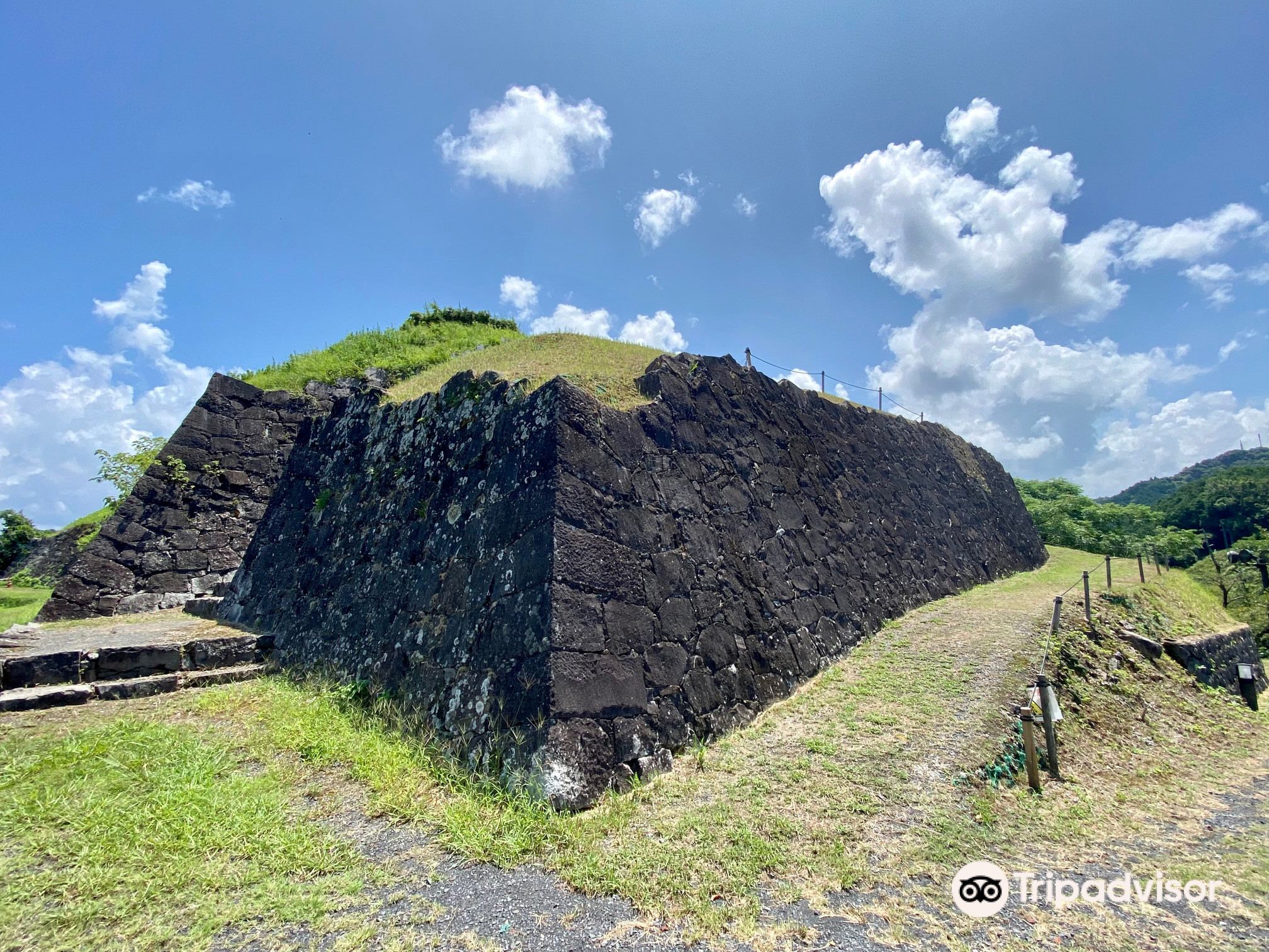 Site of Sashiki Castle: Photos, Map & Reviews [2024] | Trip.com