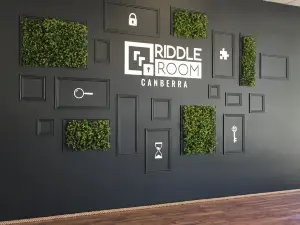 Riddle Room