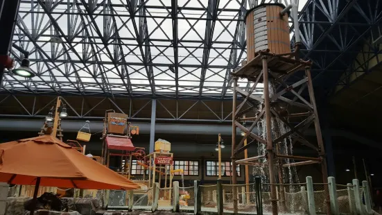 Silver Rapids Indoor Waterpark