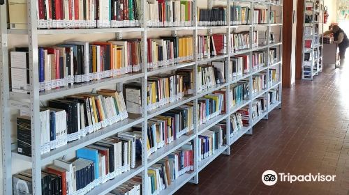 Biblioteca Comunale 'Dino Laboranti'