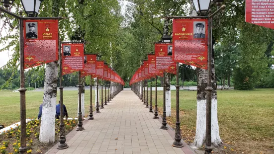 Petr Barbashov Statue