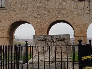 Monument to Cura Merino